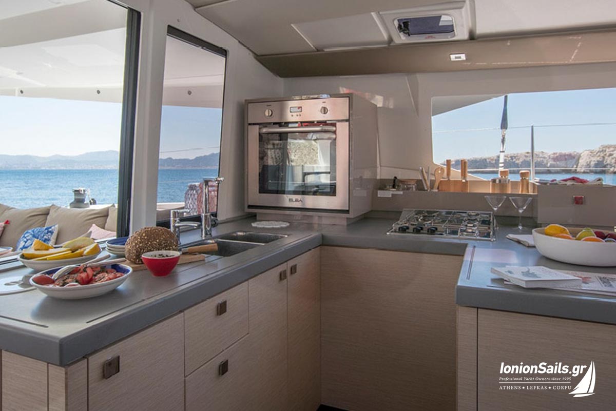 ionionsails.com - charter Fountaine Pajot Astrea 42, Inoe, catamaran